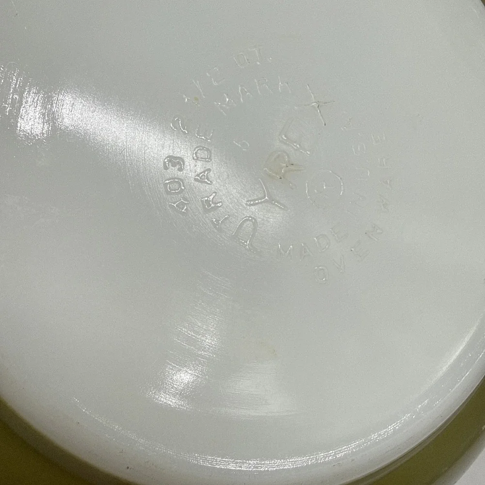 Vintage Pyrex Avocado Green 403 Mixing Bowl 2.5 QT